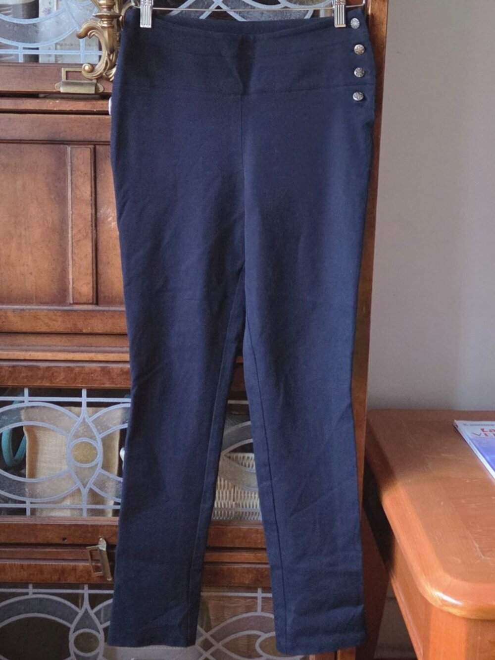 Gorgeous Isabelle Élie navy cigarette pants